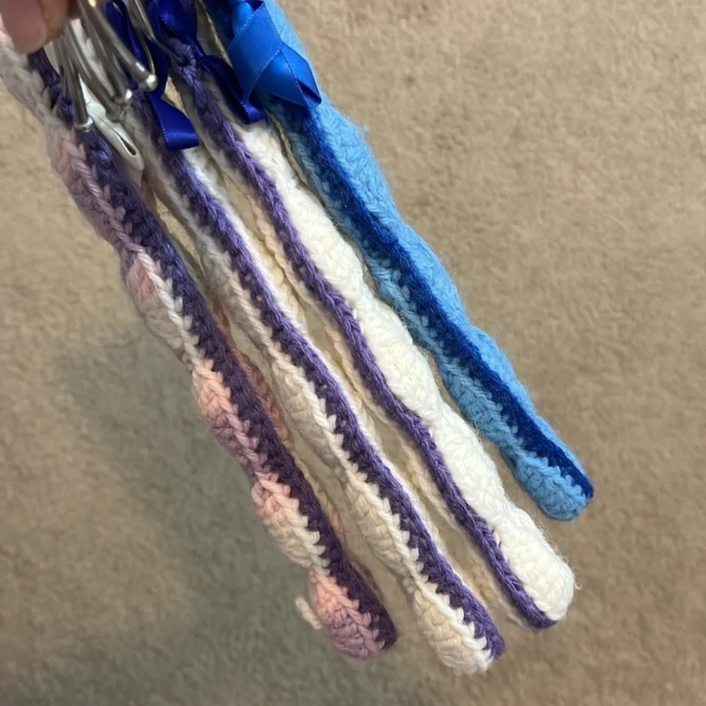 Vintage Crochet-Covered Padded Hanger Set – Set of 4 – Excellent Condition